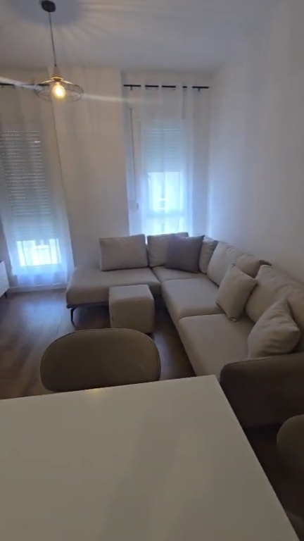 Apartament 1+1 per qera Univers City !