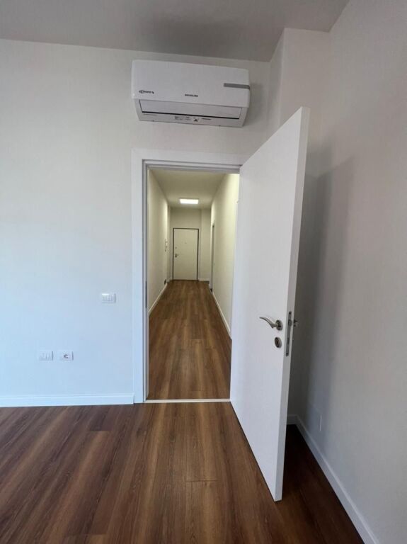 🏢 Jepet Ambient Zyre me Qira – Përballë Toptani Center