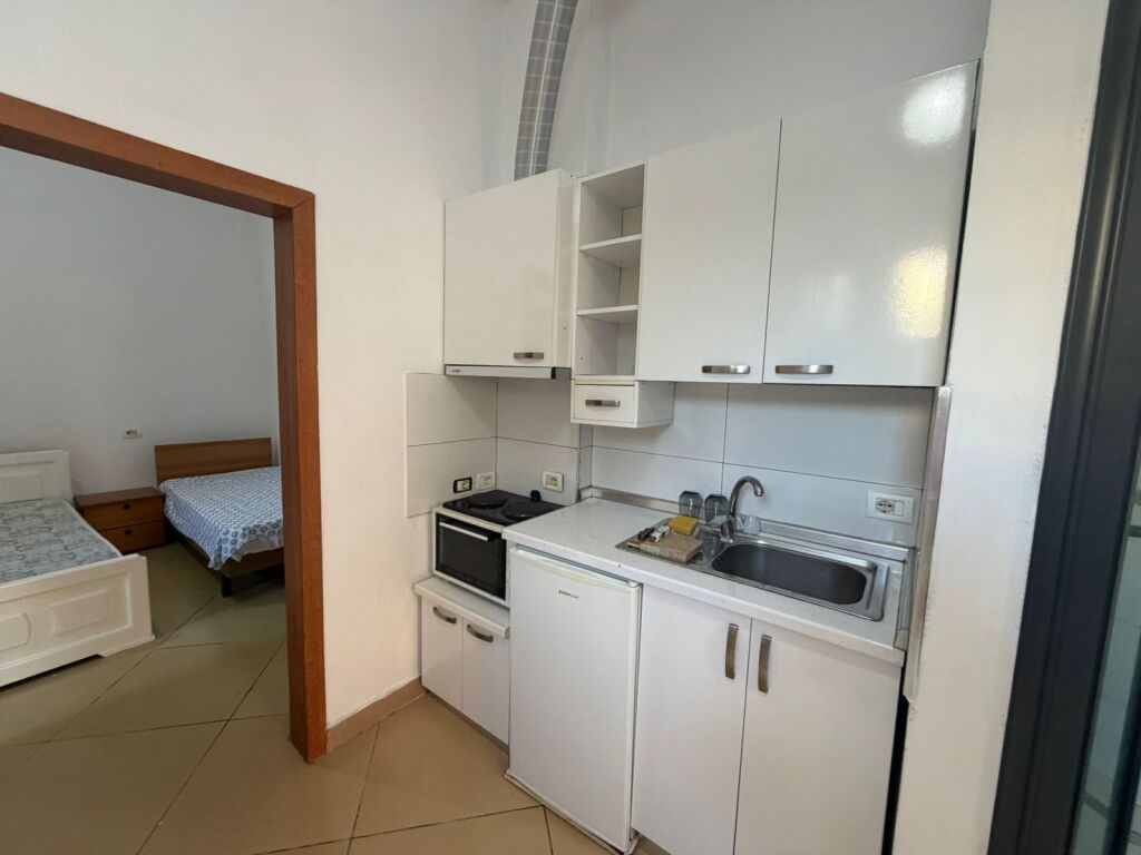 Appartamento 1+1 in affitto ad Ali Demi/ Via Hekuran Mara