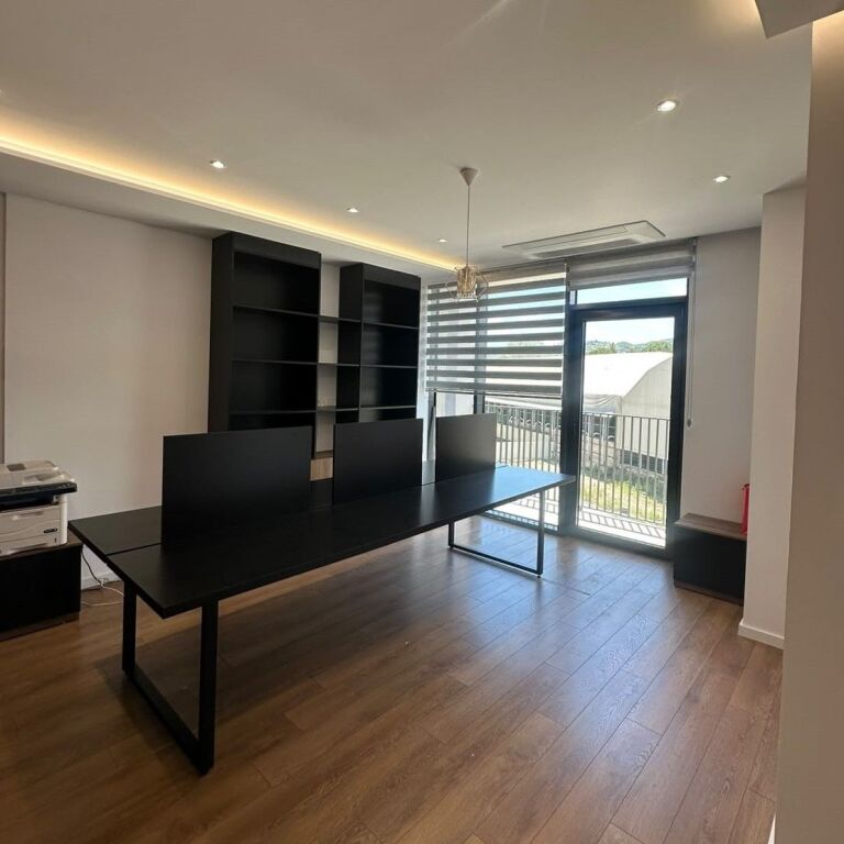 🏢 Ambient Zyre me Qira – Lake View Residence, Liqeni Artificial ✨