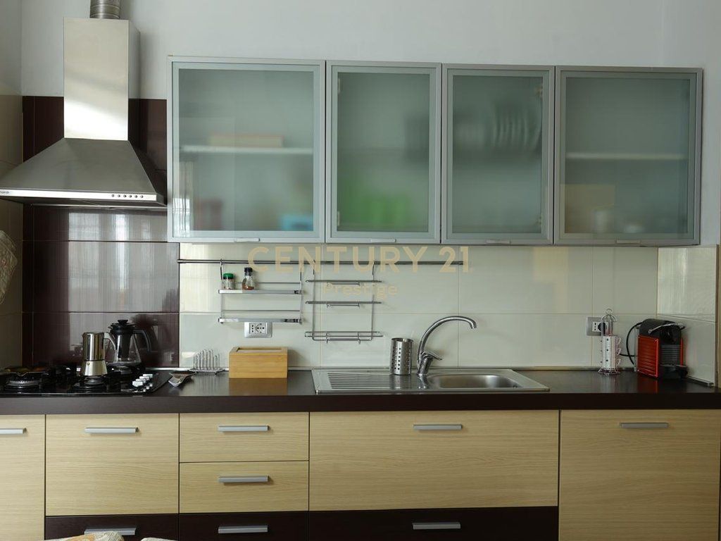 APARTMENT 2+1+2 FOR SALE, "ALI VISHA" STREET, NEAR THE ELECTRIC MARKET, TIRANA!