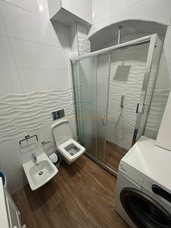 Qira, Apartament 2+1, Pallatet Shallvare, Tiranë