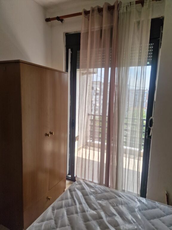 Apartament 1+1, Astir!