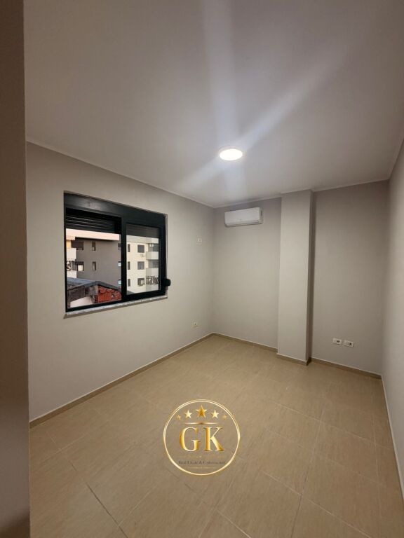 🏡 APARTAMENT 2+1 ME QERA 📍 KRYQEZIMI STADIUMIT DURRES
