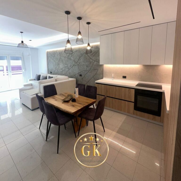 🏡 APPARTAMENTO in Vendita   • 2+1 +Balcone  📍 Posizione: Pasticceria Pelikan, Durazzo