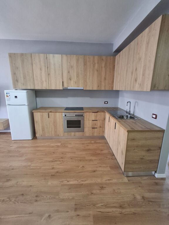 📍🏡APARTAMENT 2+1 ME QIRA NË VLORË – SALVADORE