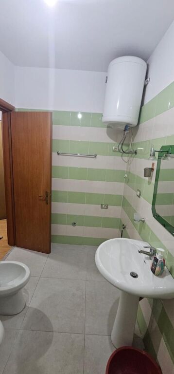 Jepet Apartament 2+1+2 ne Yzberisht , 500 MIJE LEKE