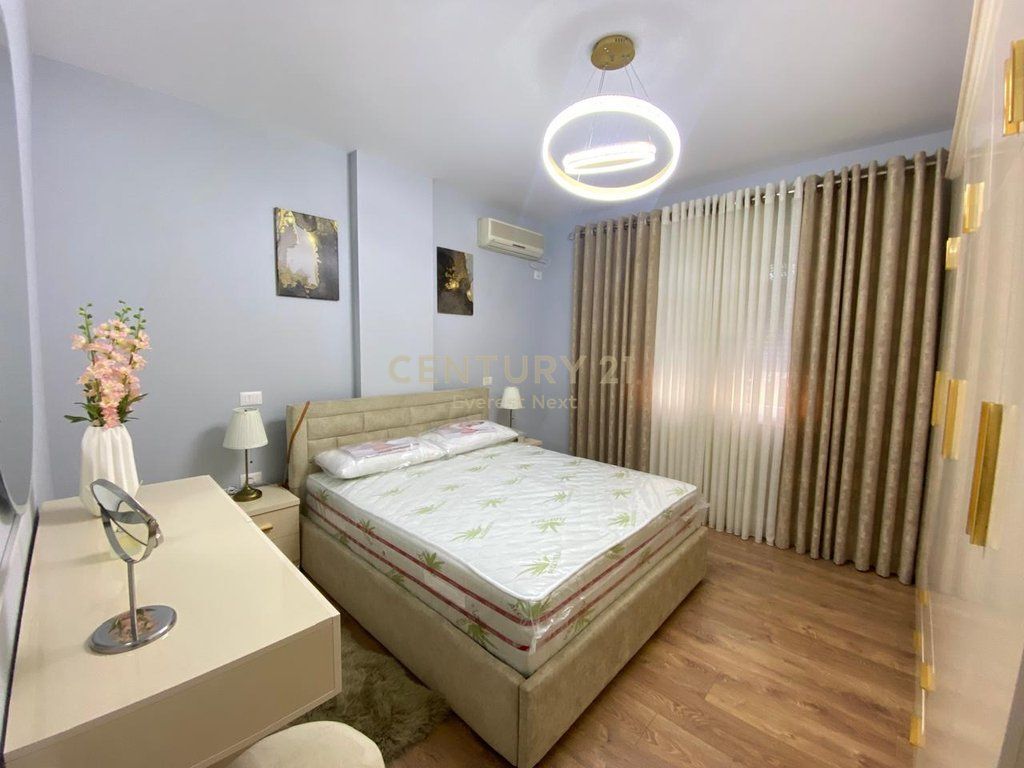 Apartament 2+1 per Qira tek Ish-Parku (rr.Frosnina Plaku)