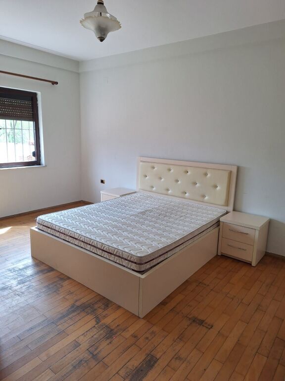 Appartamento 3+1 in vendita a Xhamllik/ Vicino alla via Xhanfize Keko