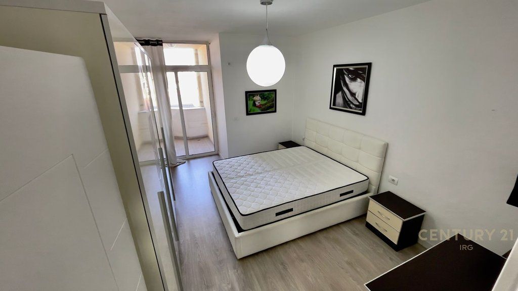 QIRA, APARTAMENT MODERN 1+1, RRUGA KAVAJËS
