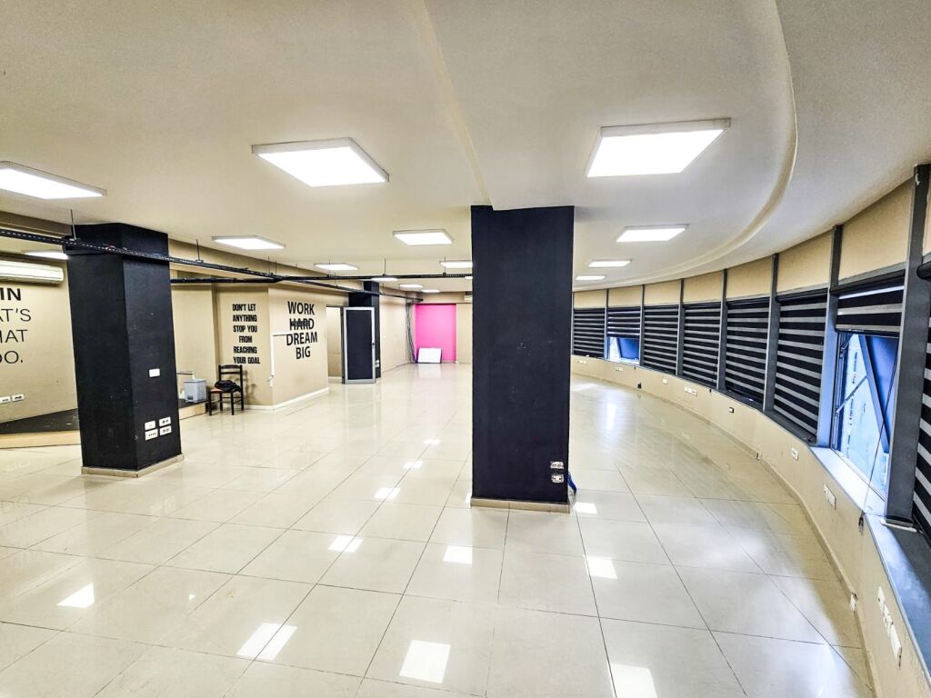 Ambiente Commerciale - Via di Dibra