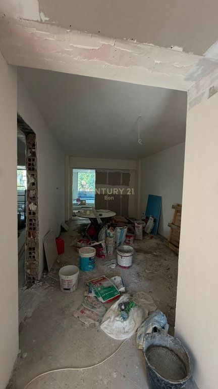JEPET ME QIRA AMBIENTI NE QENDER TE DURRESIT , NE SHESHIN PRANVERA ! 1,300 € /Muaj