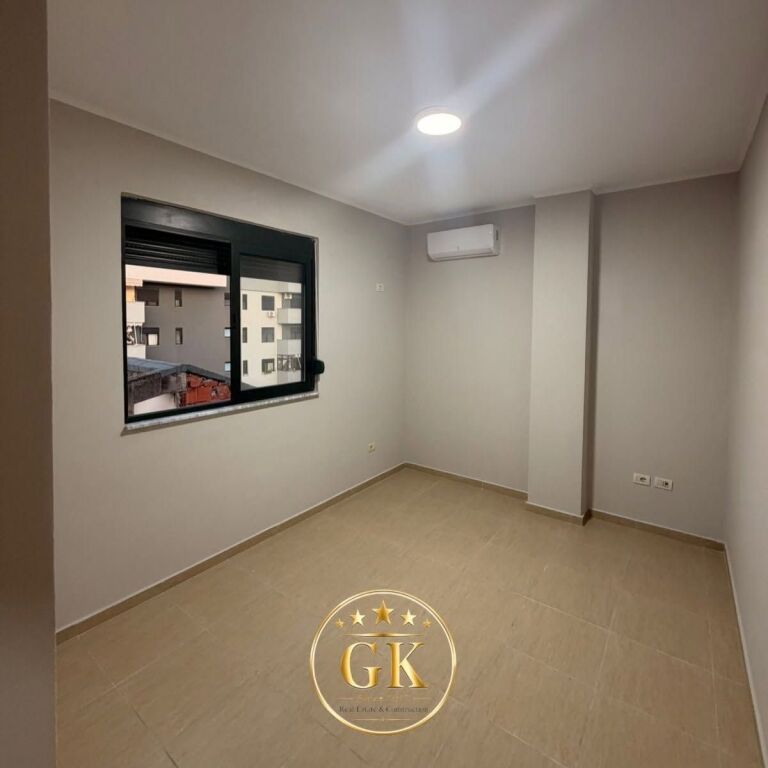 APARTAMENT ME QERA  • 2+1+Ballkon  📍Lagja 5,Prane Vodafone