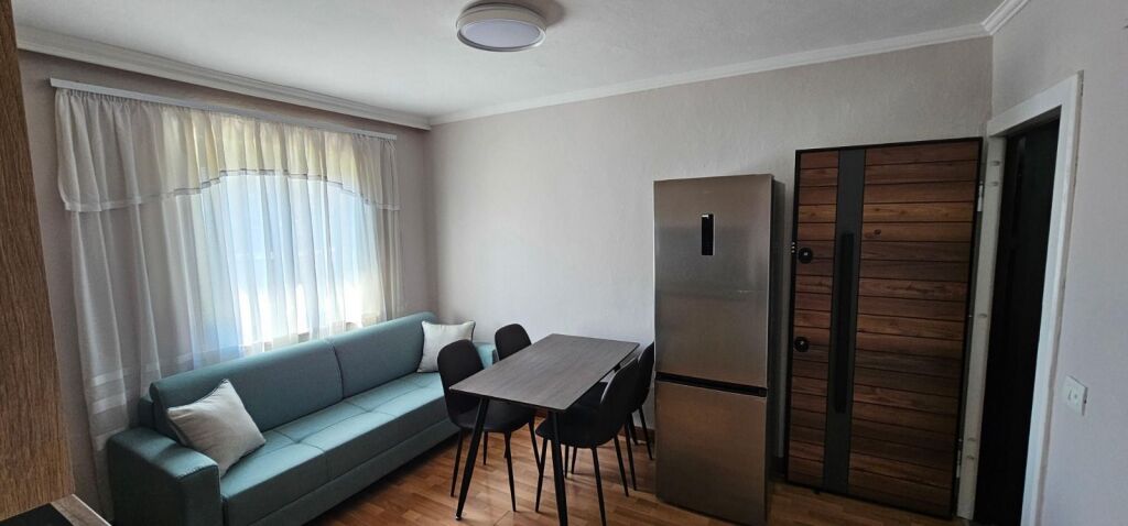 🏡 Affittasi appartamento 1+1  📍 Mihal Grameno, vicino alla scuola elementare Mihal Grameno💰 50.000 Lekë/mese