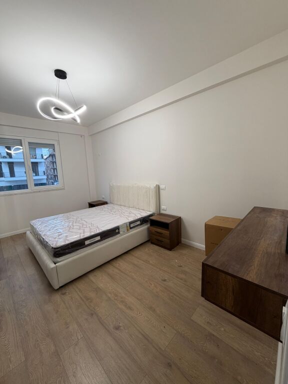 Apartament 1+1 per qera tek komuna e parisit  📍Niku