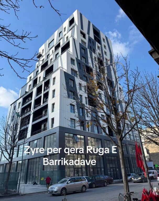 Zyre per qera Rruga Barrikadave 3+1