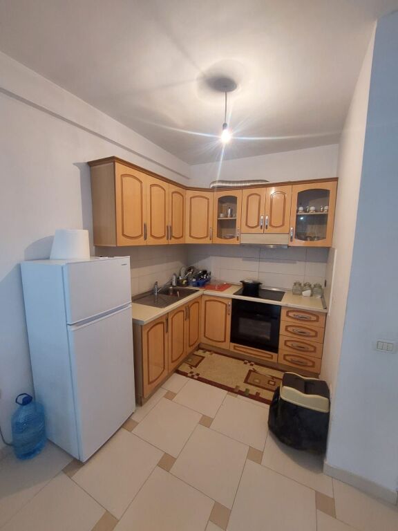Apartament 2+1+2 me qira – Yzberisht !