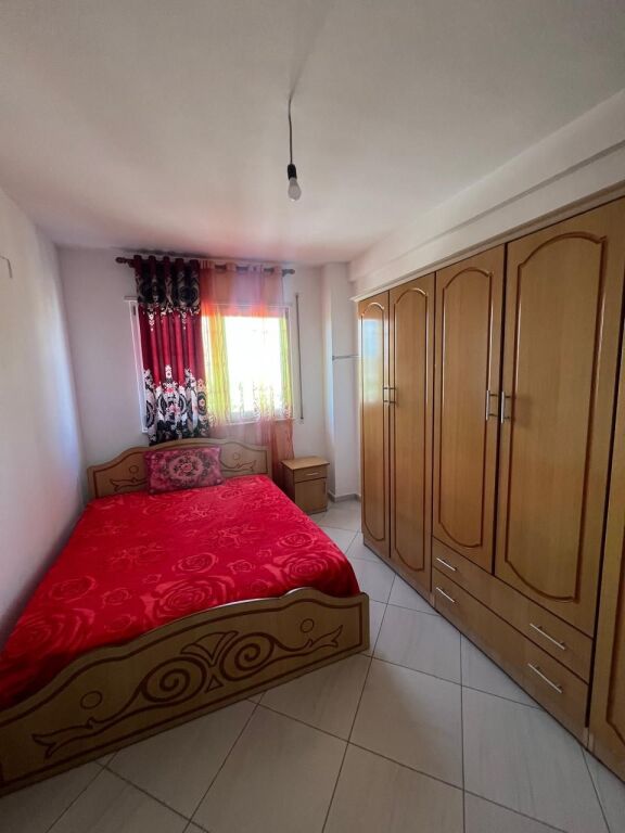 AFFITTASI 1+1 A ASTIR, 400 EURO