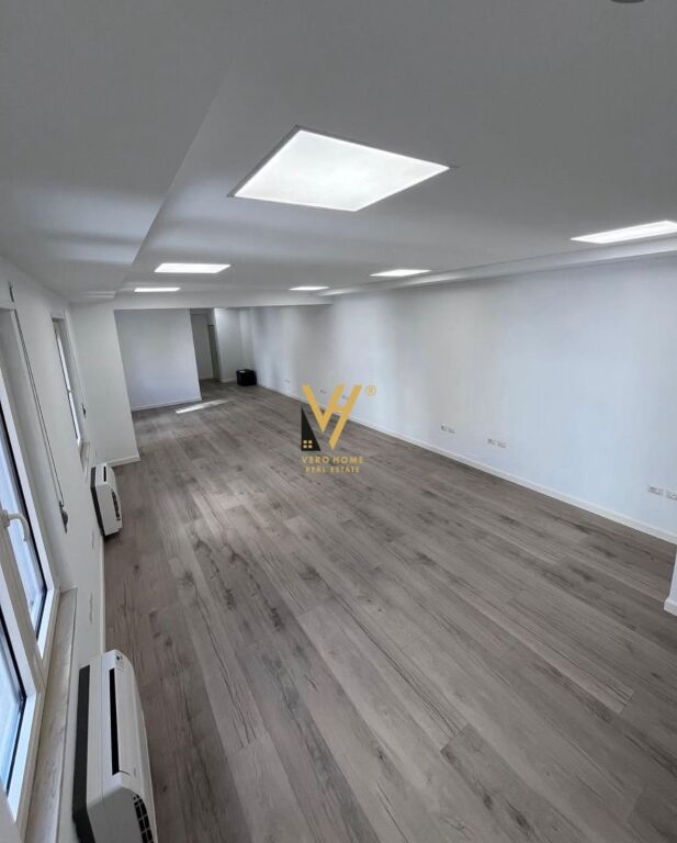JEPET ZYRE 95 M2 ME QIRA NE ISH BLLOK 1.650 EURO