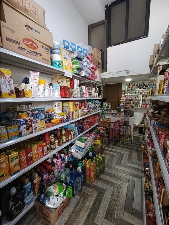 Unità Commerciale in Vendita vicino a 5 Maj