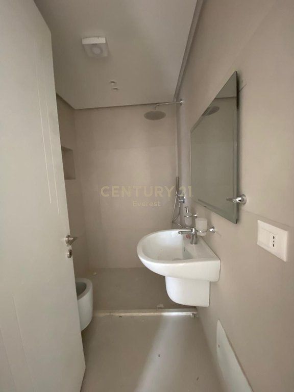 SIRI KODRA STREET, 1+1 APARTMENT FOR RENT
