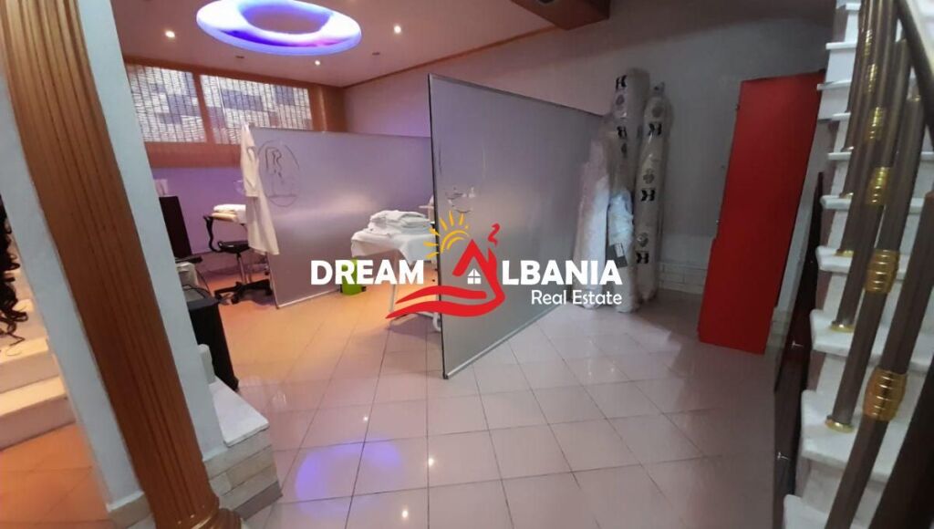 Locale commerciale in vendita in Via Mine Peza(ID 4161041)