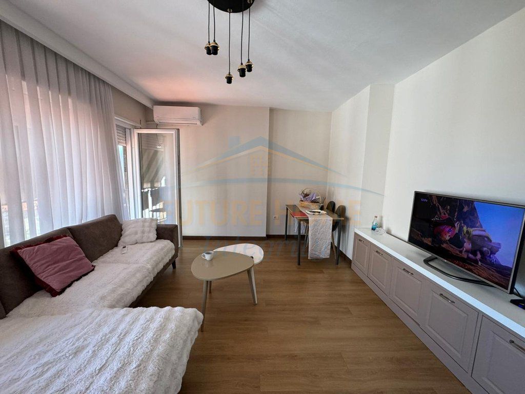 Qera, Apartament 1+1, Rruga e Dibrës, Tiranë.