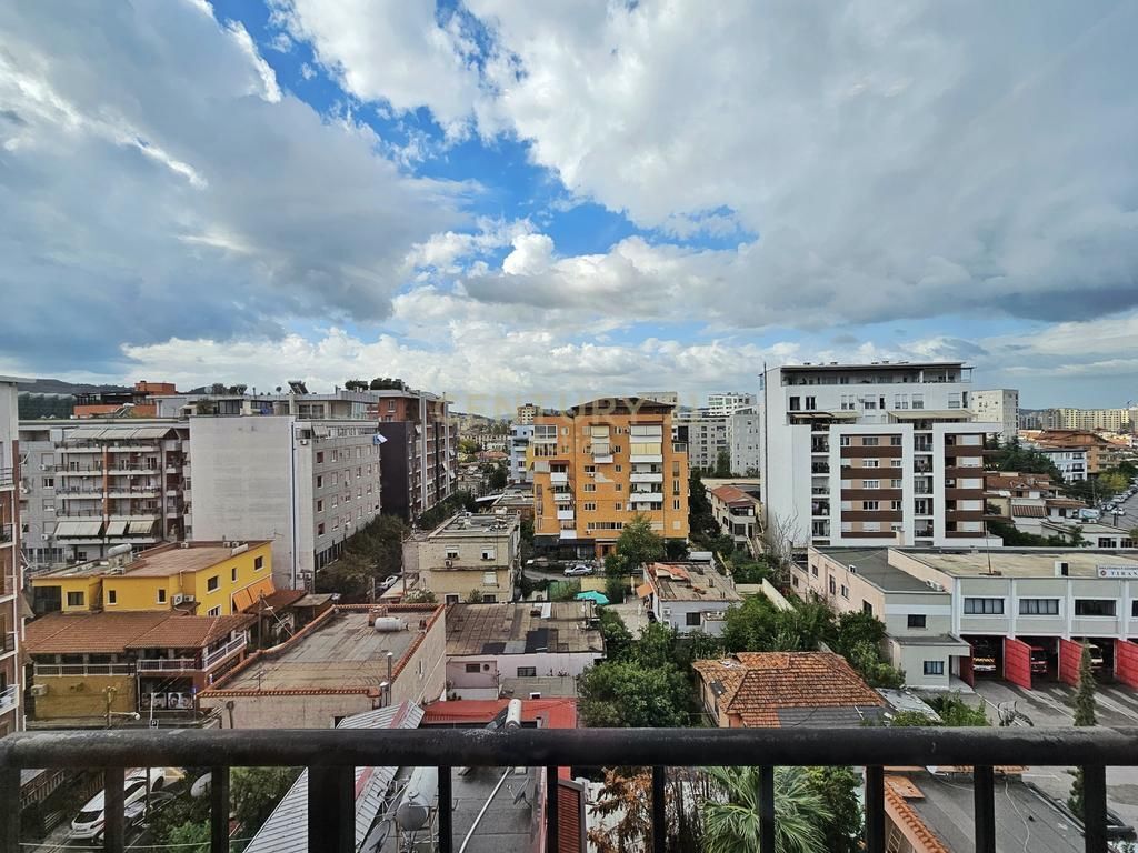 🏡 Jepet me Qira Apartament 3+1 në Zonën e 21 Dhjetorit, Tiranë