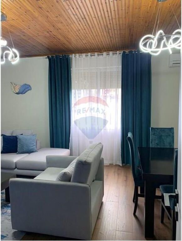 Jepet me qira apartament 1+1 te Shallvaret