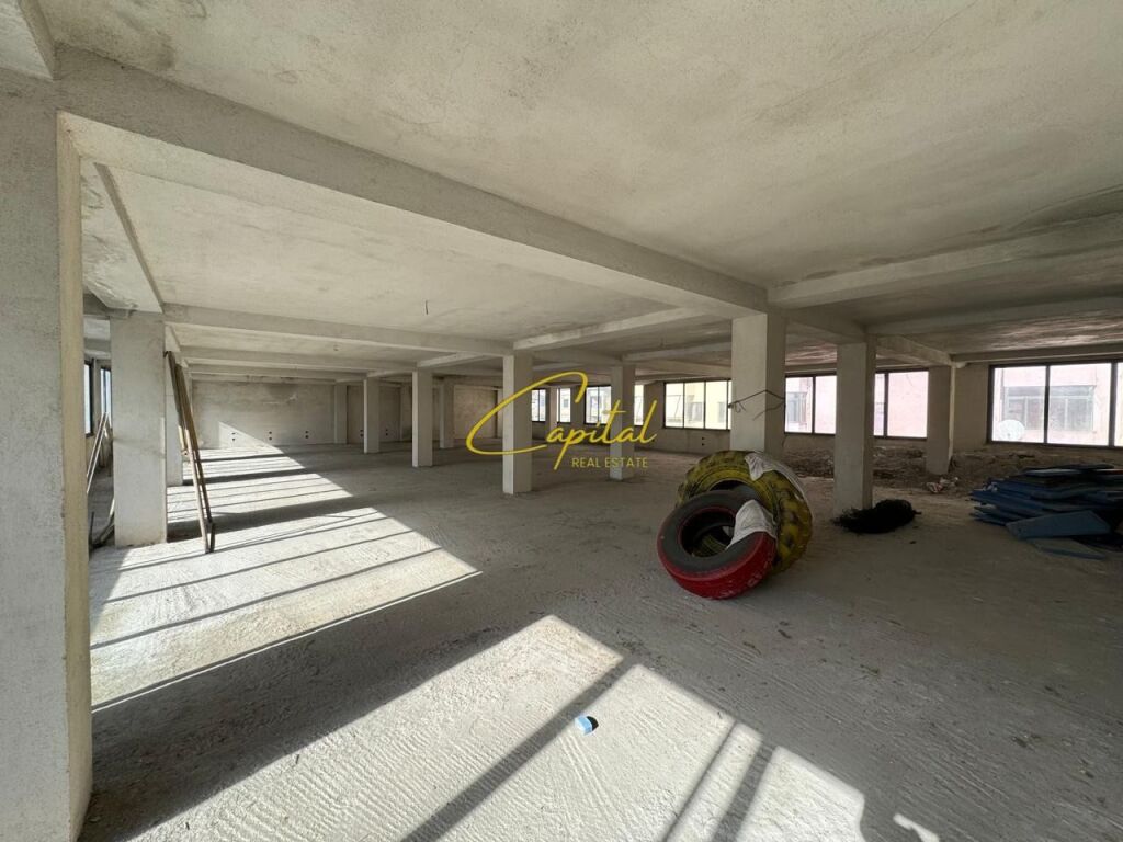 AMBIENT BIZNESI ME QIRA 450 M2 PALLATI ME SHIGJETA 150.0000 LEKE