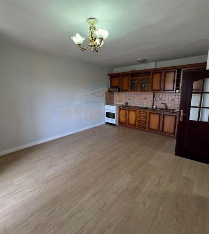 In vendita, Appartamento 1+1, Ali Demi, Tirane​