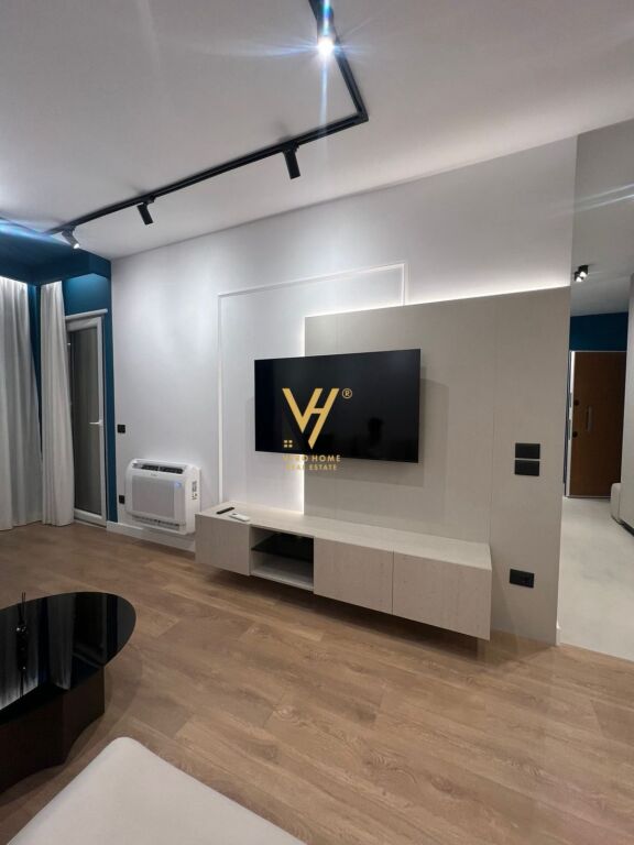 JEPET APARTAMENT 1+1+BLK ME QERA TEK UET, PORCELAN 800 EURO