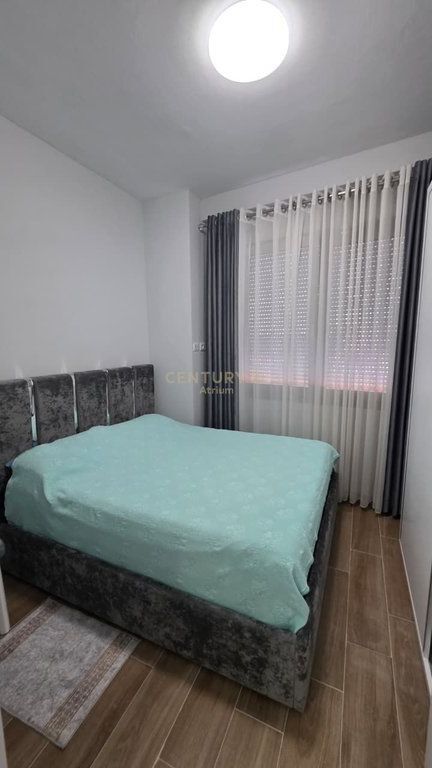 JEPET APARTAMENT ME QIRA TEK TOWER BRIDGE, OXHAK! Atrium143197