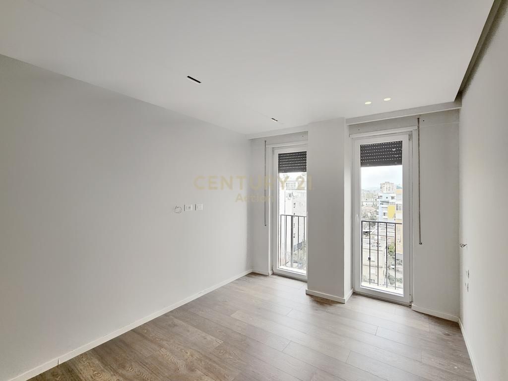 🏡 Jepet me Qira Apartament 3+1 në Zonën e 21 Dhjetorit, Tiranë