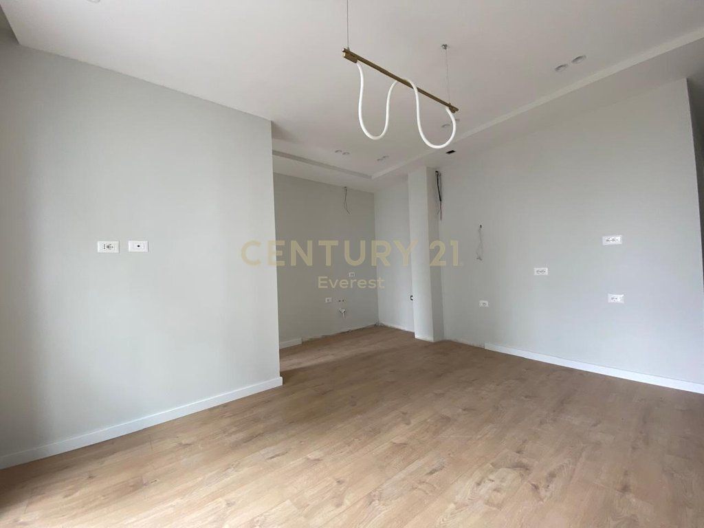 SIRI KODRA STREET, 1+1 APARTMENT FOR RENT