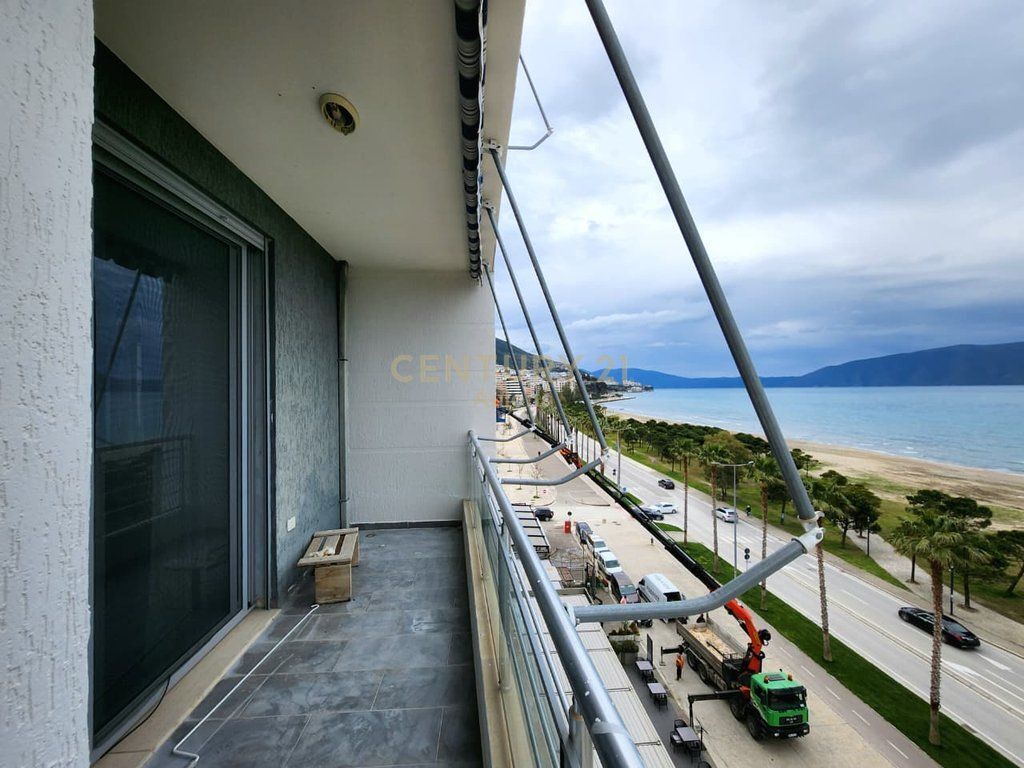 Appartamento 2+1 con Vista Mare Completa a Lungomare 1