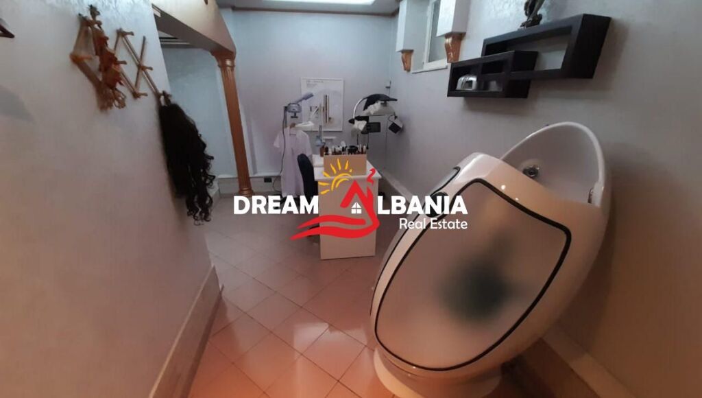 Locale commerciale in vendita in Via Mine Peza(ID 4161041)