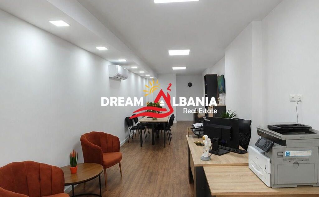 Ufficio in Vendita o in Affitto all'Incrocio di Laprakë-TIRANA (42611561)