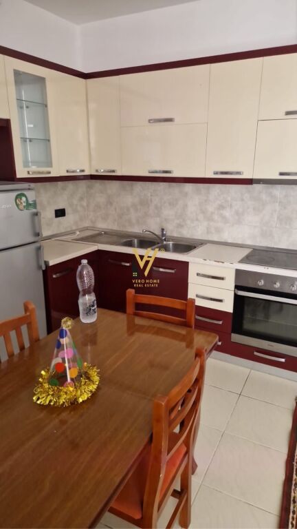 JEPET APARTAMENT 1+1+BLK ME QERA TE RRUGA E DIBRES 50.000 LEKE