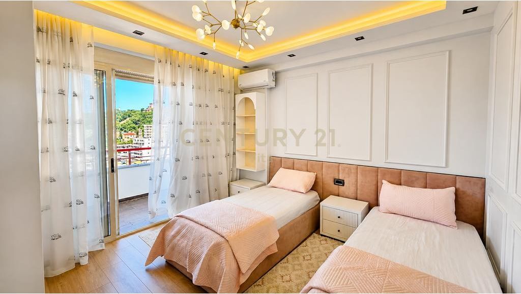JEPET ME QERA APARTAMENT LUKSOZ ME PAMJE NGA DETI  PARKIM I DEDIKUAR NE VOLLGA, DURRES!!!