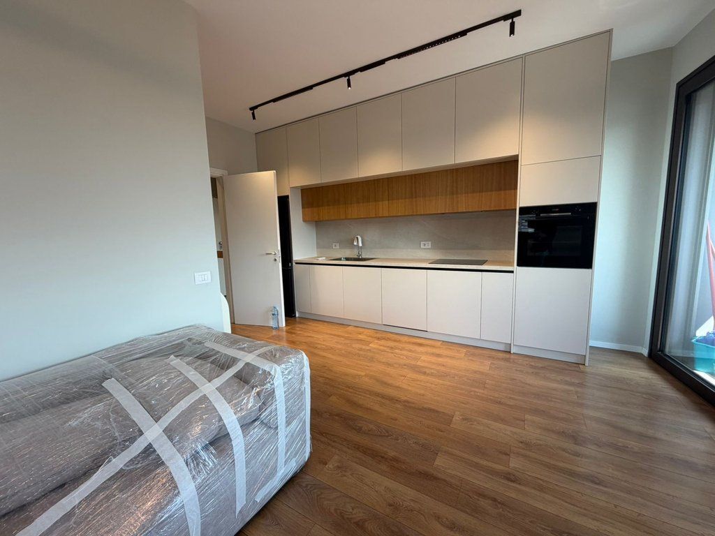 Gjimnazi Sami Frashëri, Japim me qira apartament 2+1+ Parkim 1,600 € /Muaj