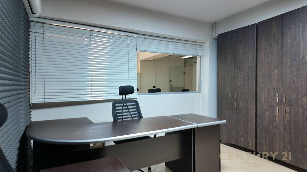 Ufficio Prestigioso in Vendita a Blocco – Ideale per Business o Investimento