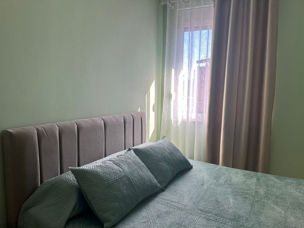 🏡 Jepet Apartament 1+1 me Qira 📍 Qendër, përballë Toptani Center
