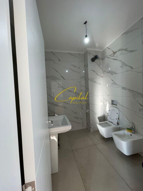 APARTAMENT ME QIRA 1+1 BULEVARDI I RI 55.000 LEKE