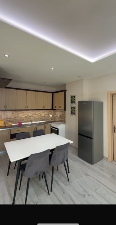 Apartament 2+1 per qera Ne Astir !