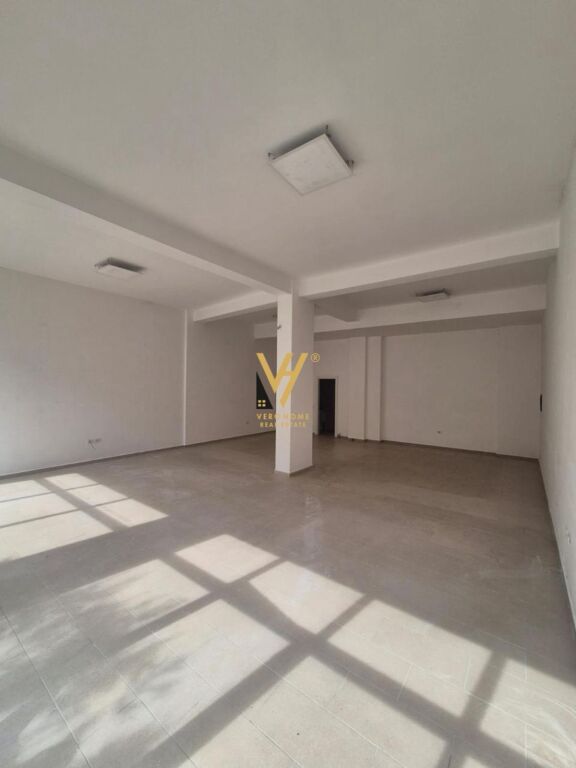 SHOP FOR RENT 95 M2 AT PARIS COMMUNE 1,500 EURO