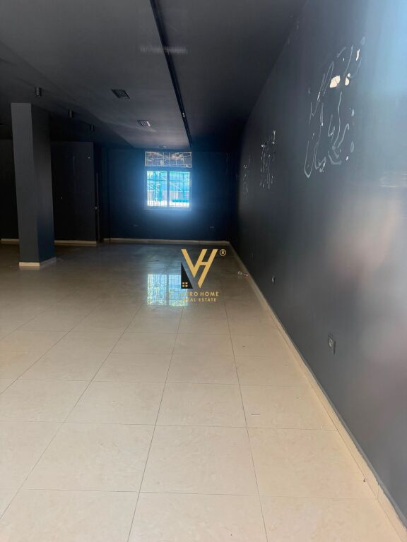 LOCALE COMMERCIALE 100 M2 IN AFFITTO VICINO ALLO STADIO DINAMO 200.000 LEKE