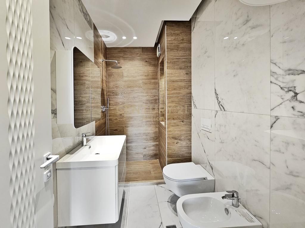 🏡 Jepet me Qira Apartament 3+1 në Zonën e 21 Dhjetorit, Tiranë