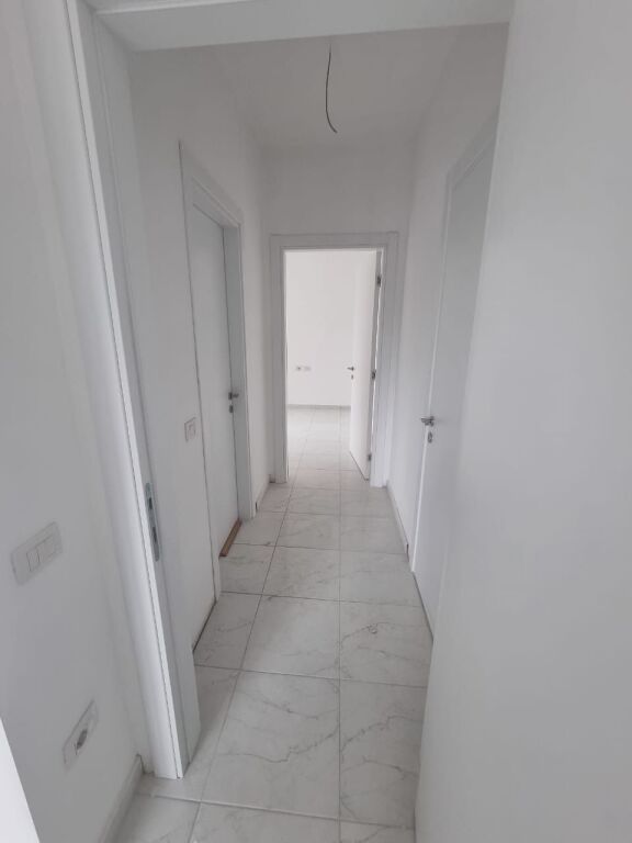 🏢 JEPET AMBIENT BOSH ME QERA – OAZIS ASTIR 🏢 700 Euro