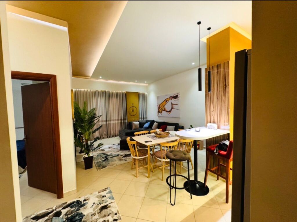 🏡 Affittasi 1+1, 70 m²  📍 Via Bill Klinton, vicino a Kodra e Diellit, di fronte a Çok Market.  💶 65.000 leke  